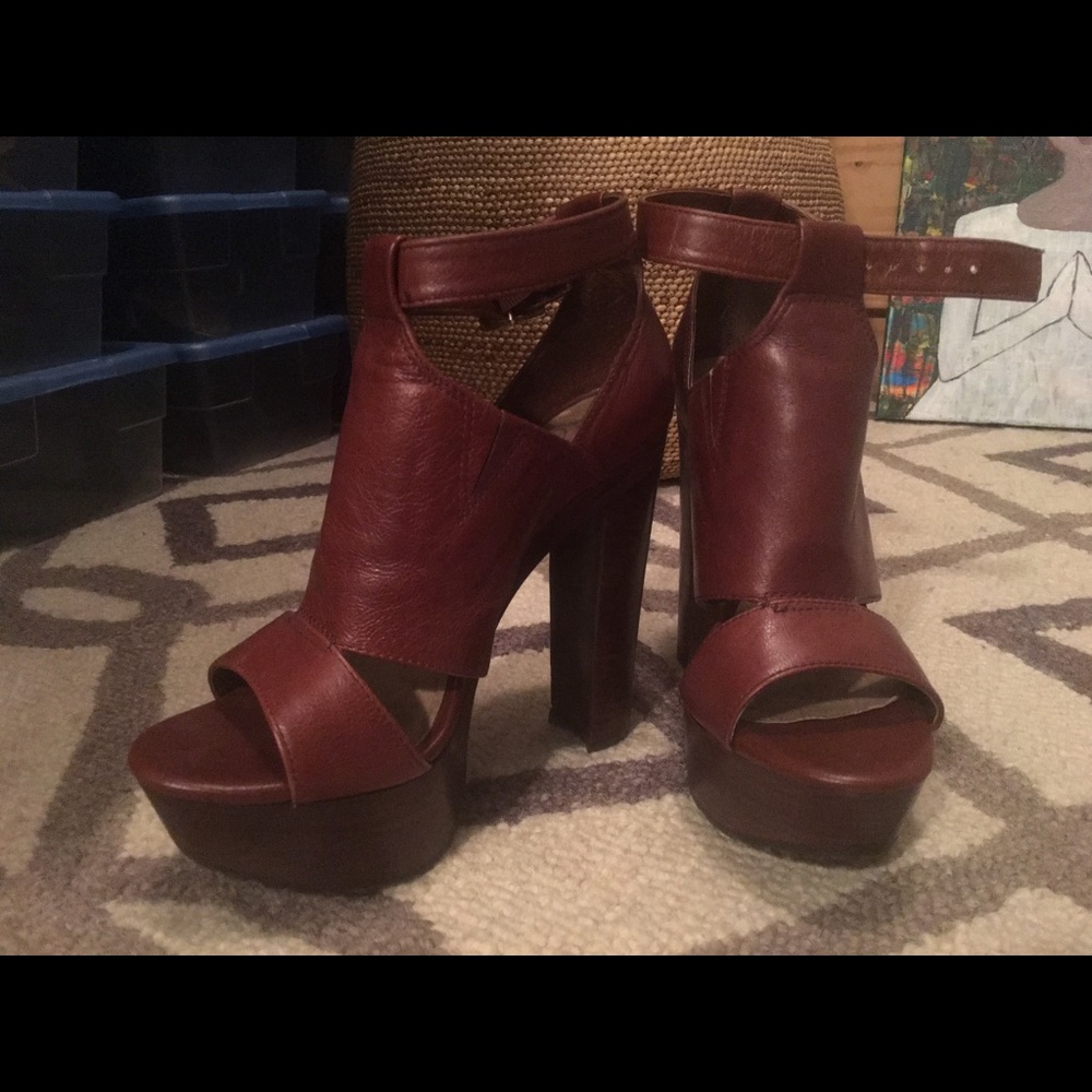 Jessica Simpson platform Sandals